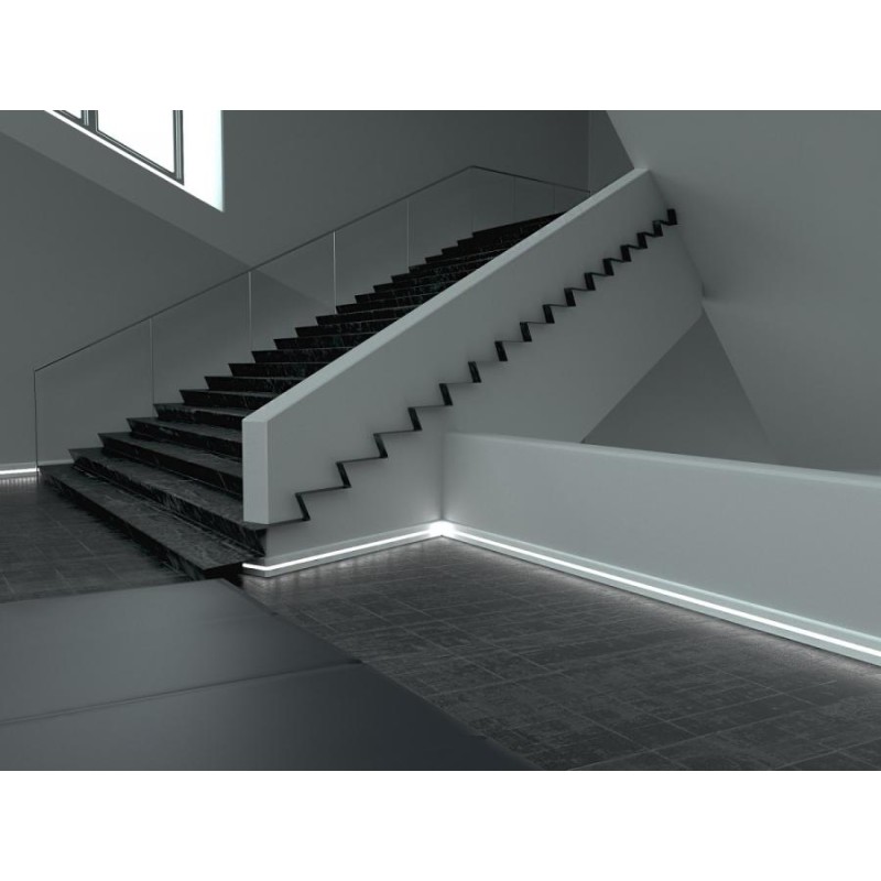 Плинтус напольный PN 050LED