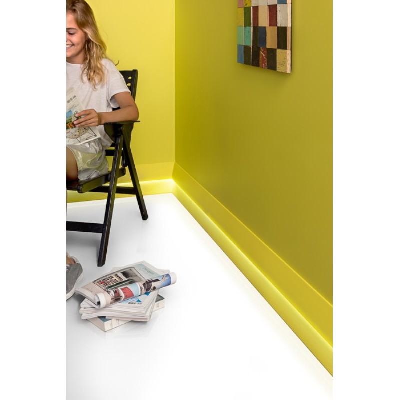 Плинтус напольный SX179